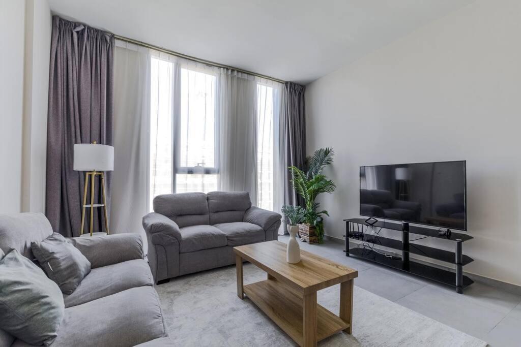 שארג'ה Sahab - Solo 1Br Apt In Al Jada מראה חיצוני תמונה